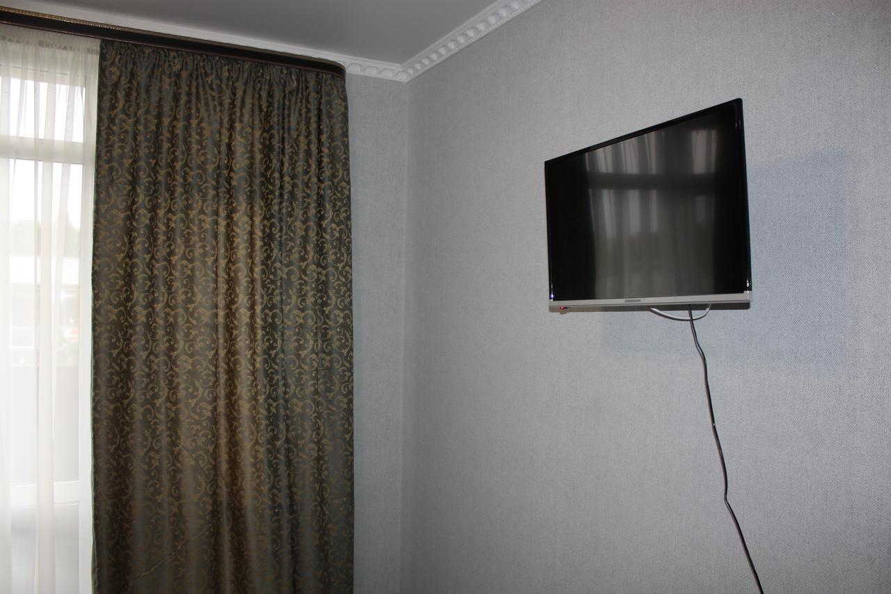 פיזונדה Viktoria Hotel מראה חיצוני תמונה