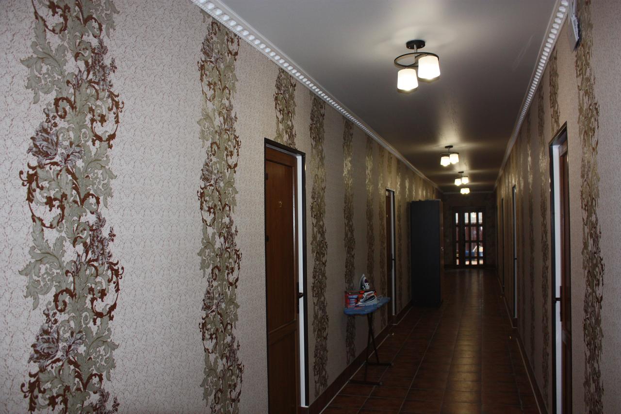 פיזונדה Viktoria Hotel מראה חיצוני תמונה