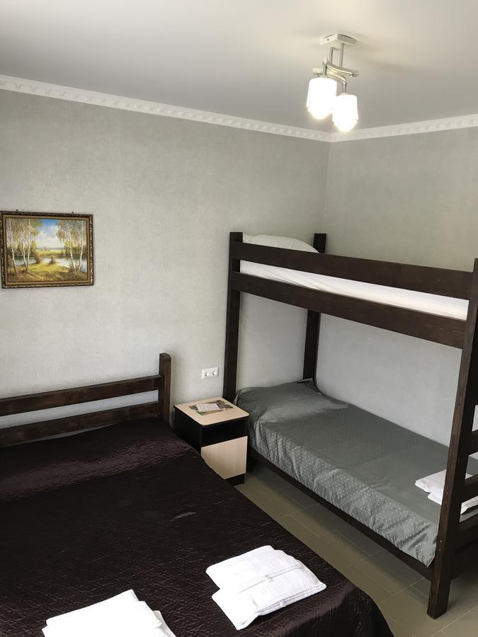 פיזונדה Viktoria Hotel מראה חיצוני תמונה