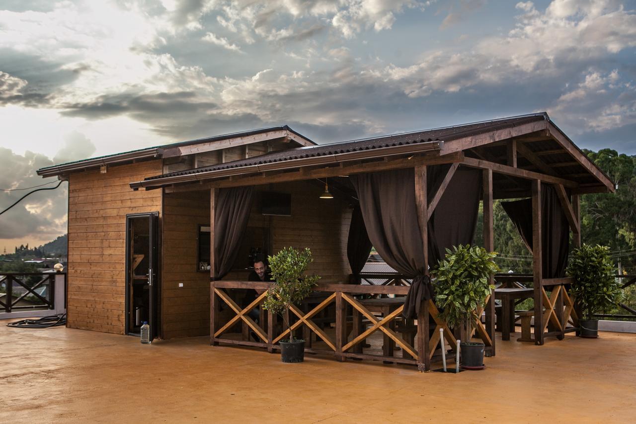 פיזונדה Viktoria Hotel מראה חיצוני תמונה